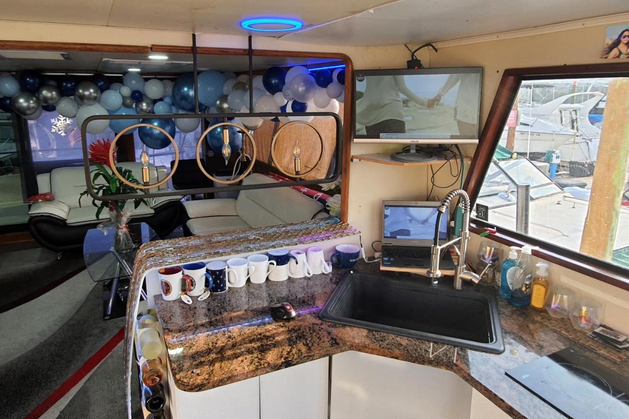 Cozy Condo Ocean 3Xdeck Yacht New York Dış mekan fotoğraf